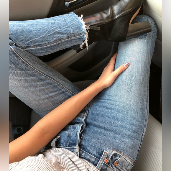 Levi’s Jeans - LIKE NEW - Picture 2 of 8